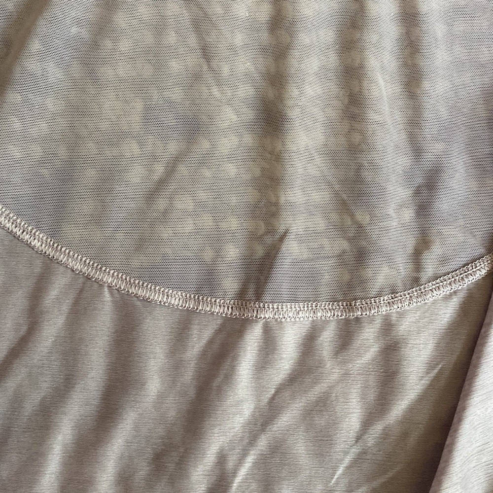 Lululemon Tank with built in bra - Picture 4 of 11